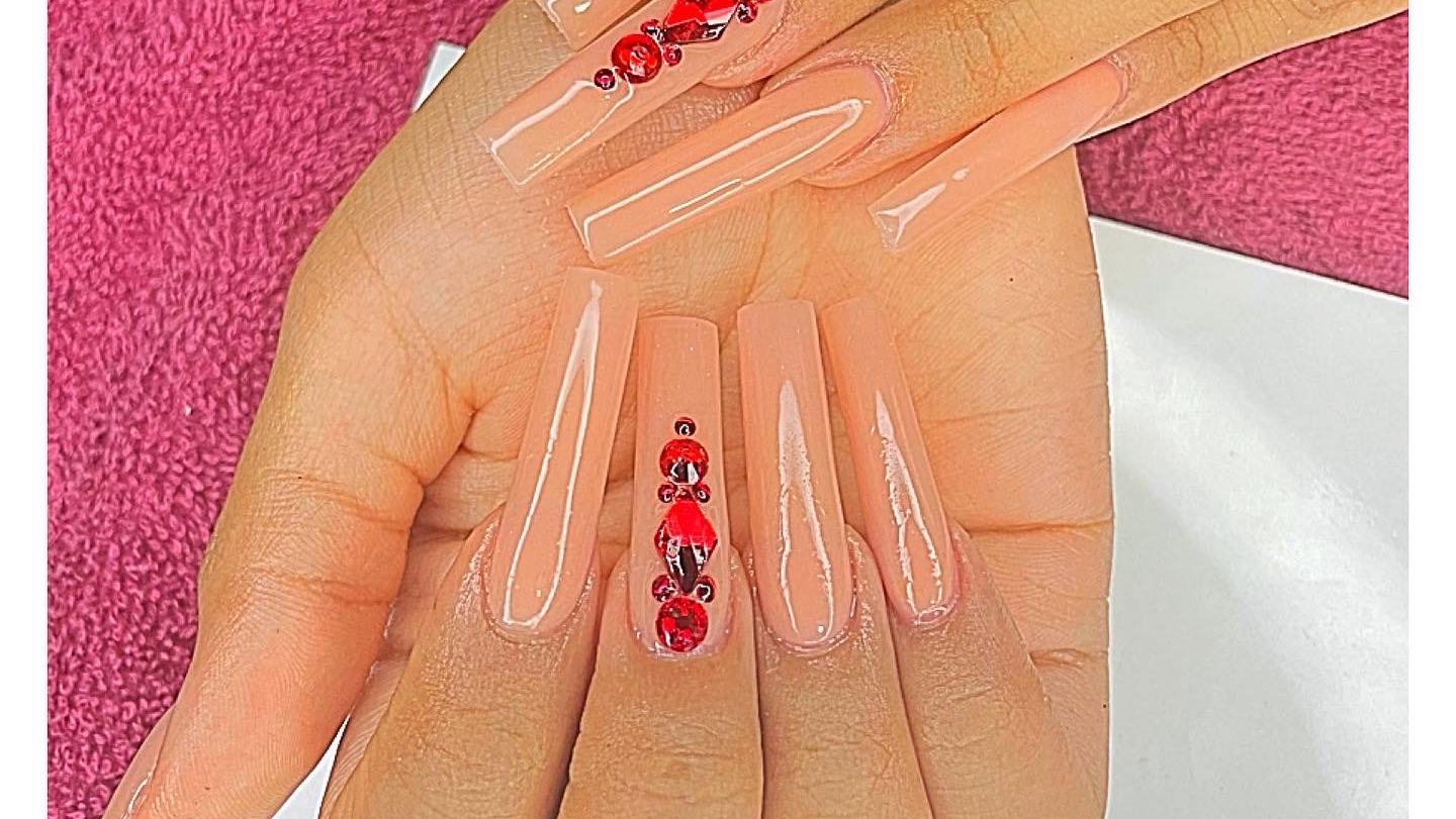 Azari Nails & Beauty Bar logo