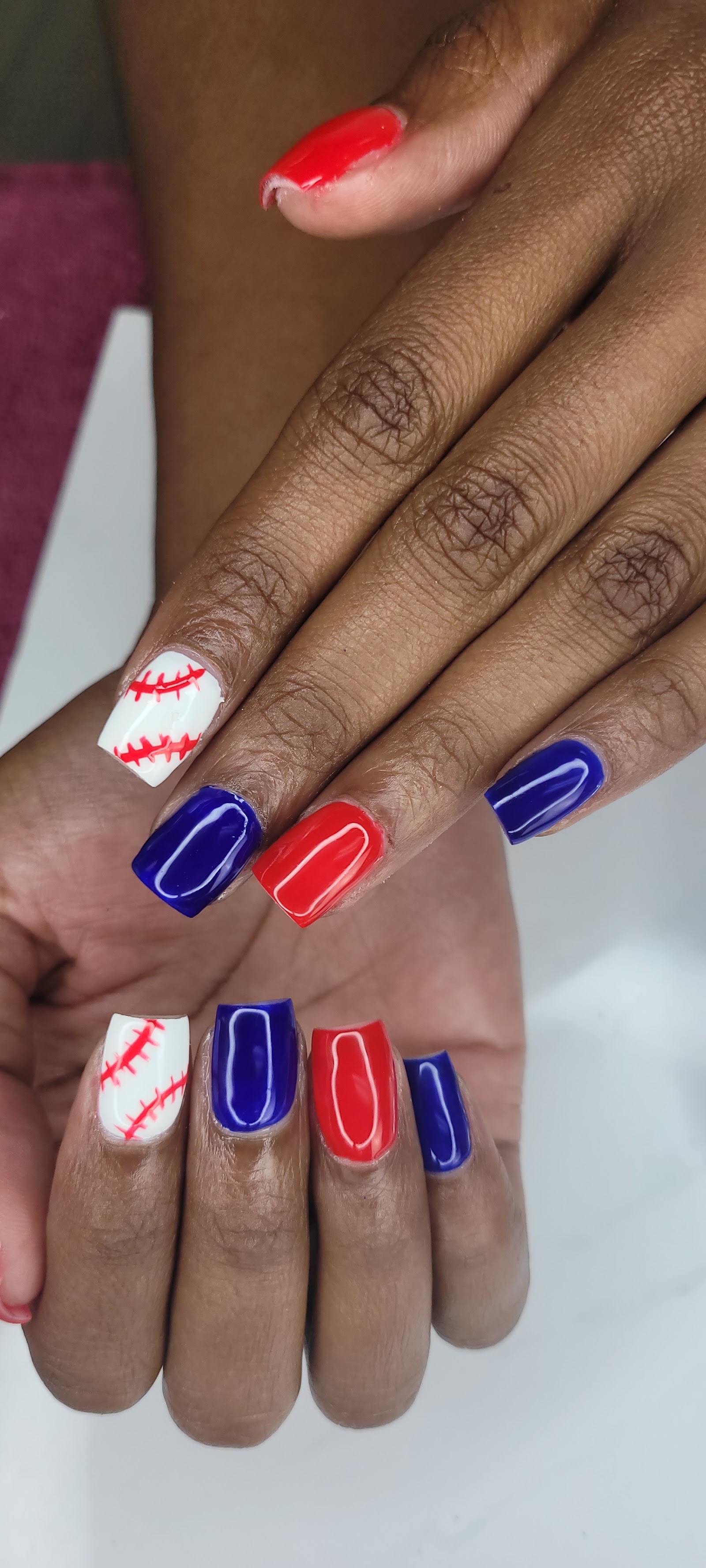 Azari Nails & Beauty Bar nail photo 4
